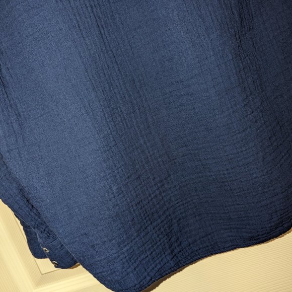 Xirena Atlee Button Up Blue - Picture 5 of 5